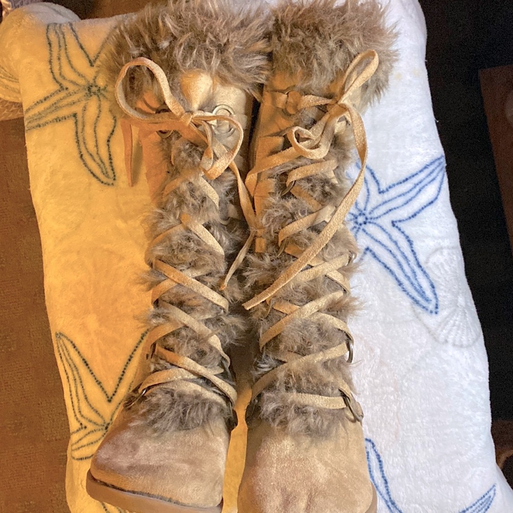 Splash, winter wedge boots with fur